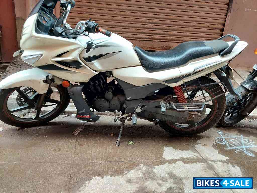 White Hero Karizma R