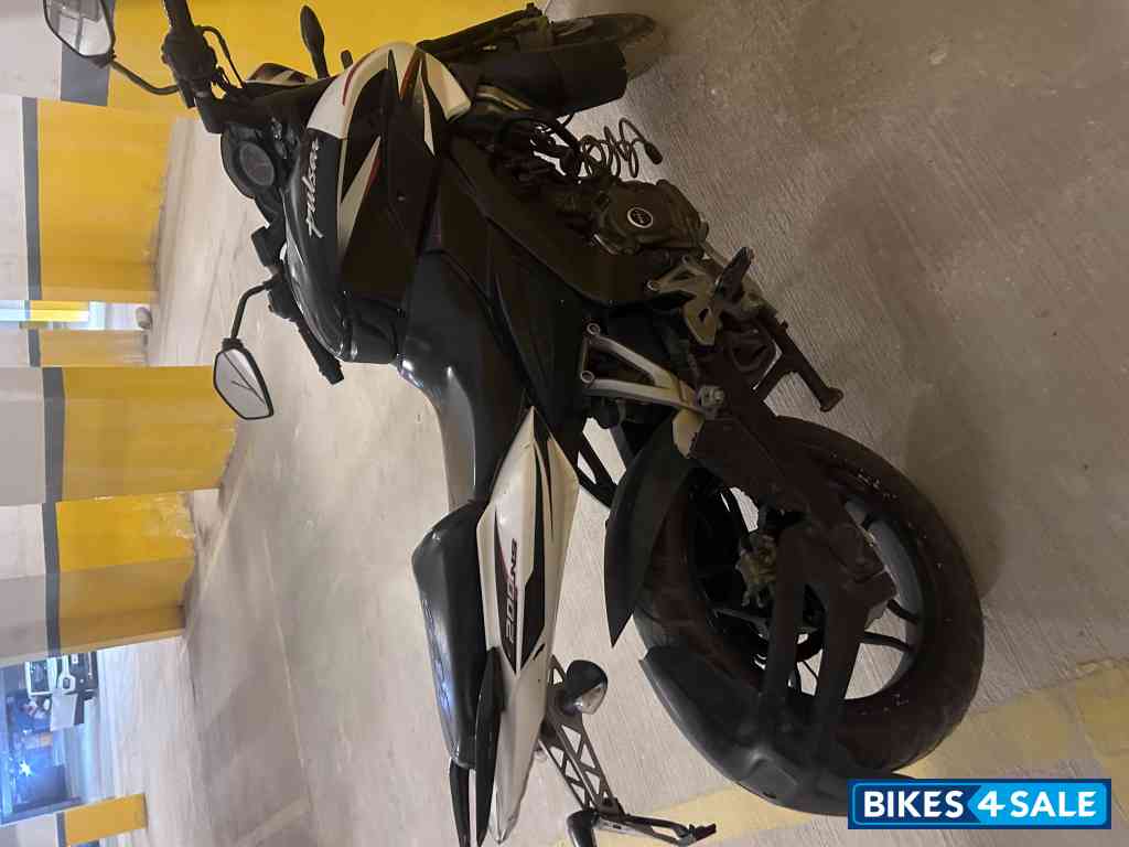 Black And White Bajaj Pulsar NS200