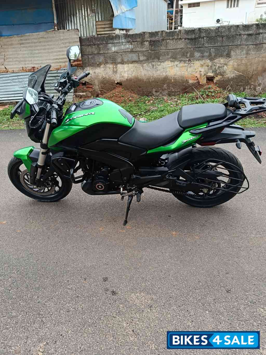Green Bajaj Dominar 400 ABS BS6