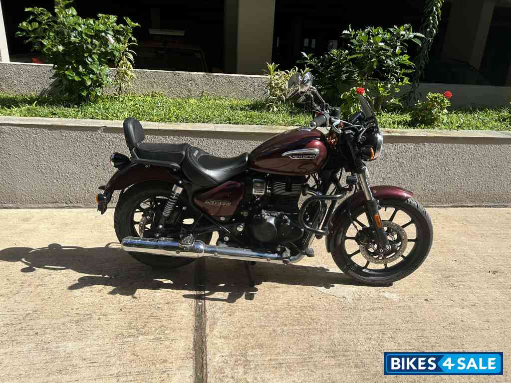 Red Royal Enfield Meteor 350 Stellar
