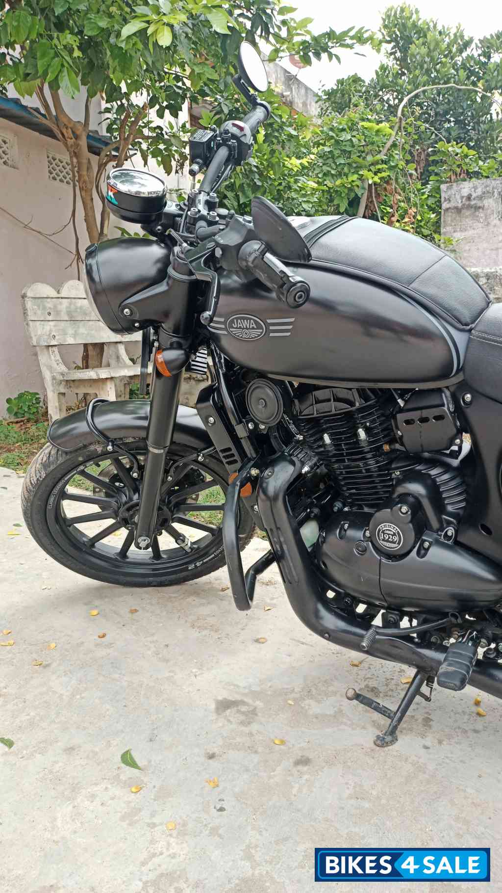 Black Jawa forty two BS6