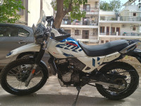 White Hero Xpulse 200 4V 2023 Edition