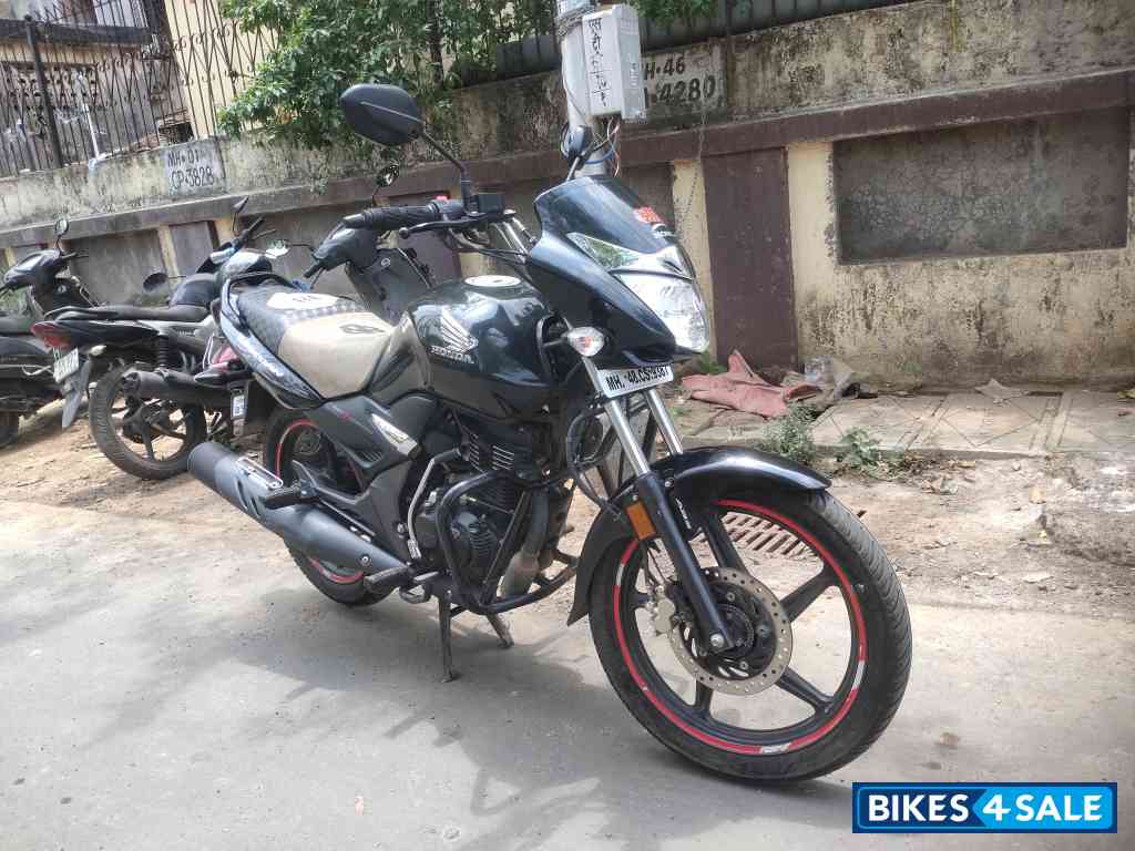 Black Honda Unicorn 160 BS6