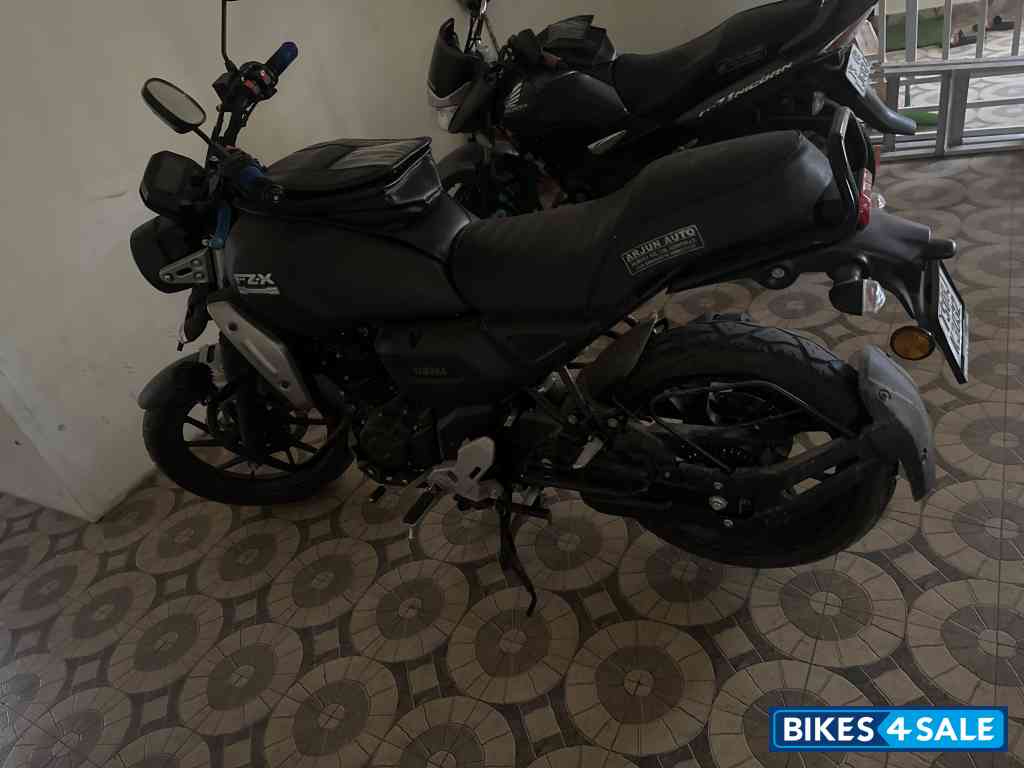 Black Yamaha FZ-X