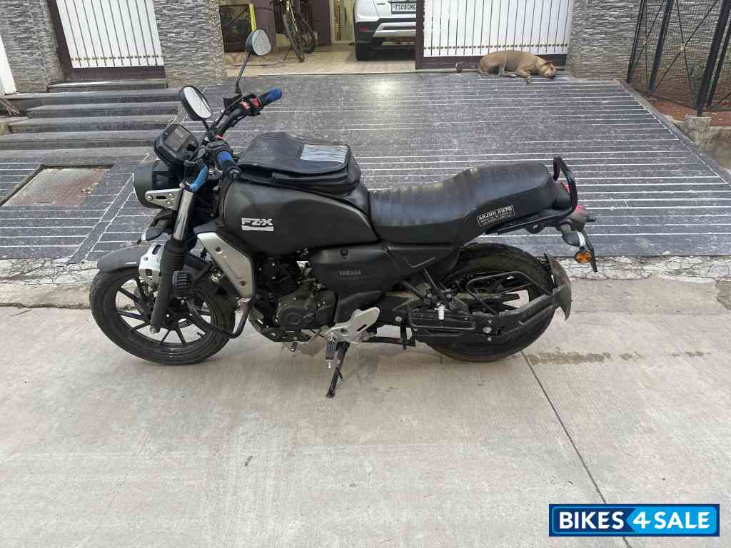 Black Yamaha FZ-X