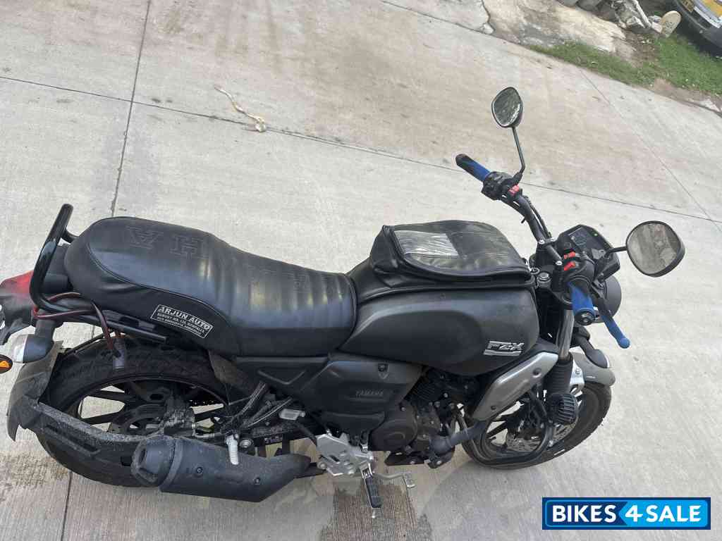 Black Yamaha FZ-X