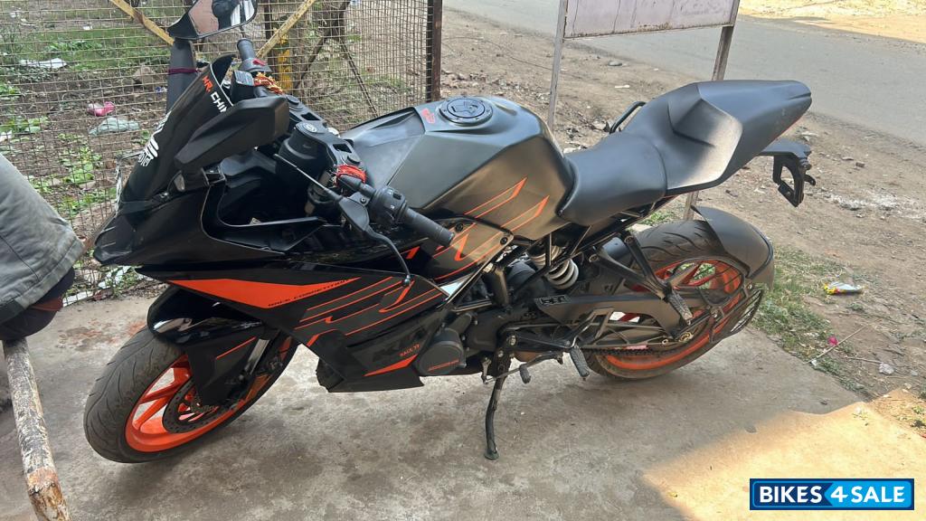 Gl Black KTM RC 200 2020