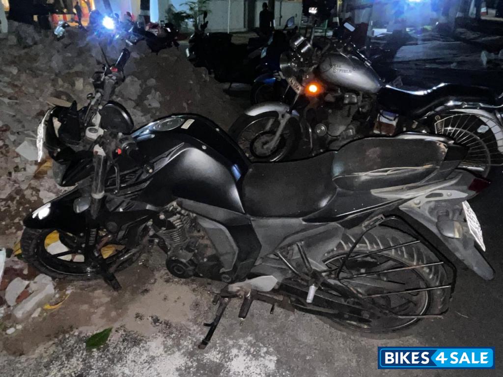 Black Yamaha FZ-S FI V2