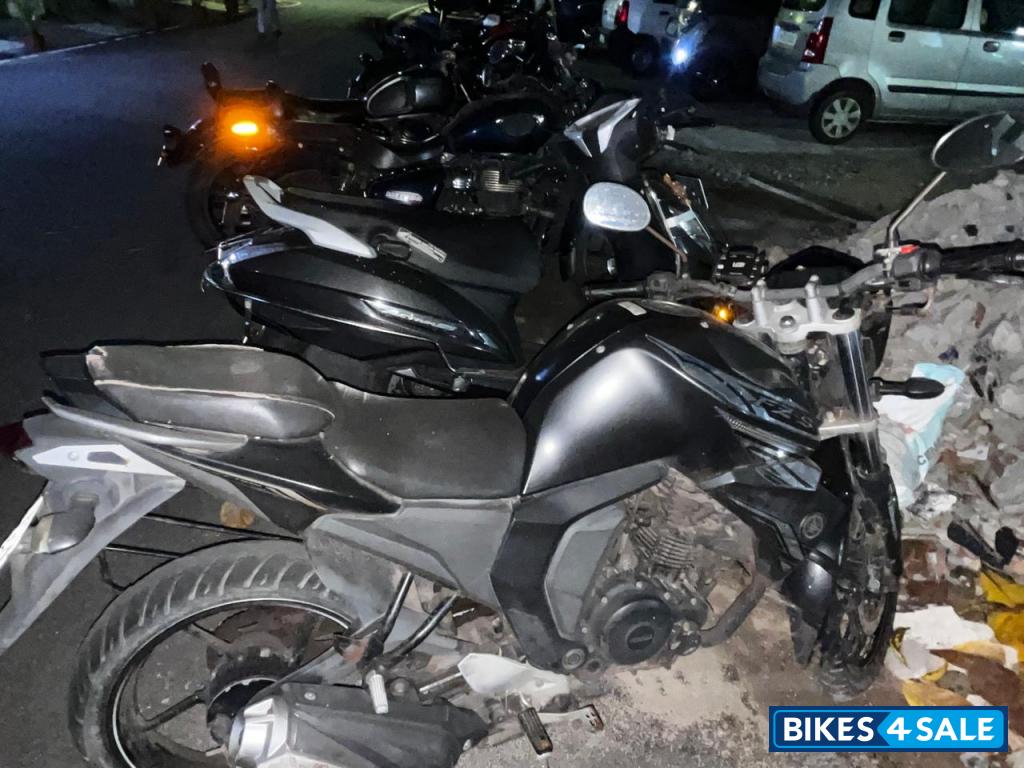 Black Yamaha FZ-S FI V2