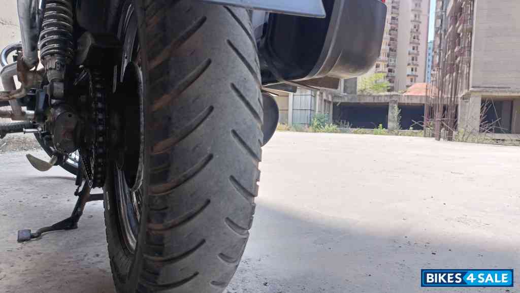 Bajaj Avenger 220 DTS-i