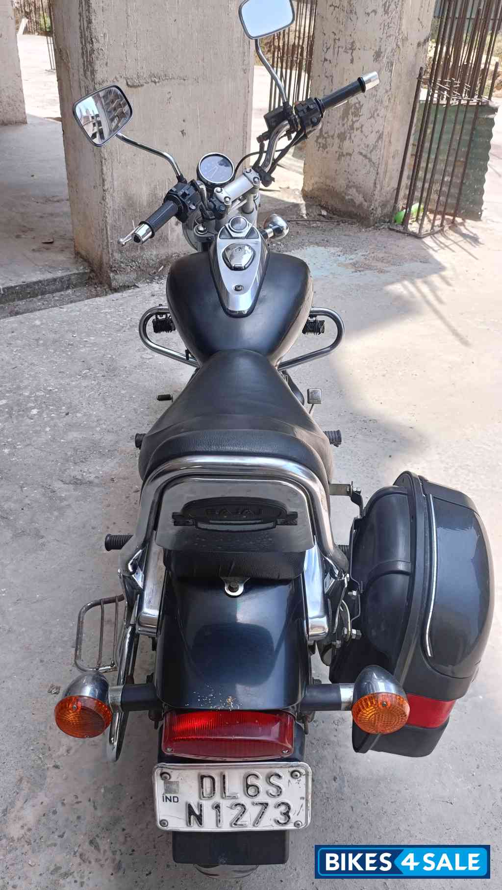 Bajaj Avenger 220 DTS-i
