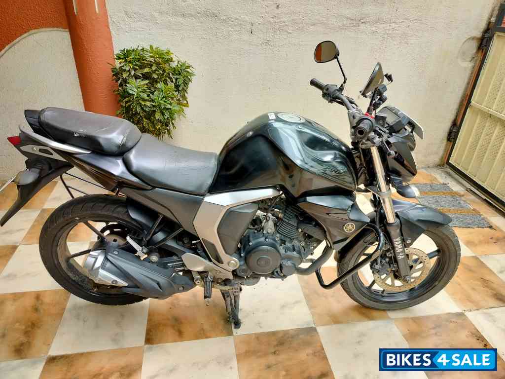 Yamaha FZ FI V2
