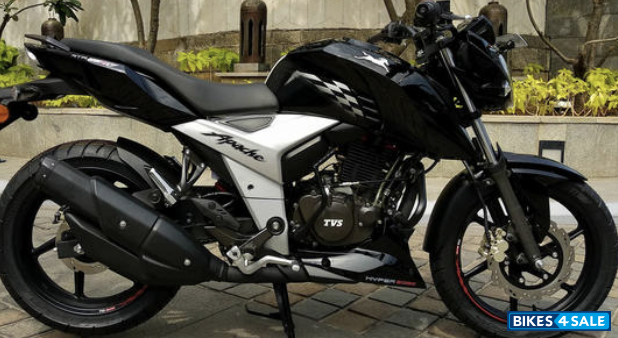 TVS Apache RTR 160 4V BS6