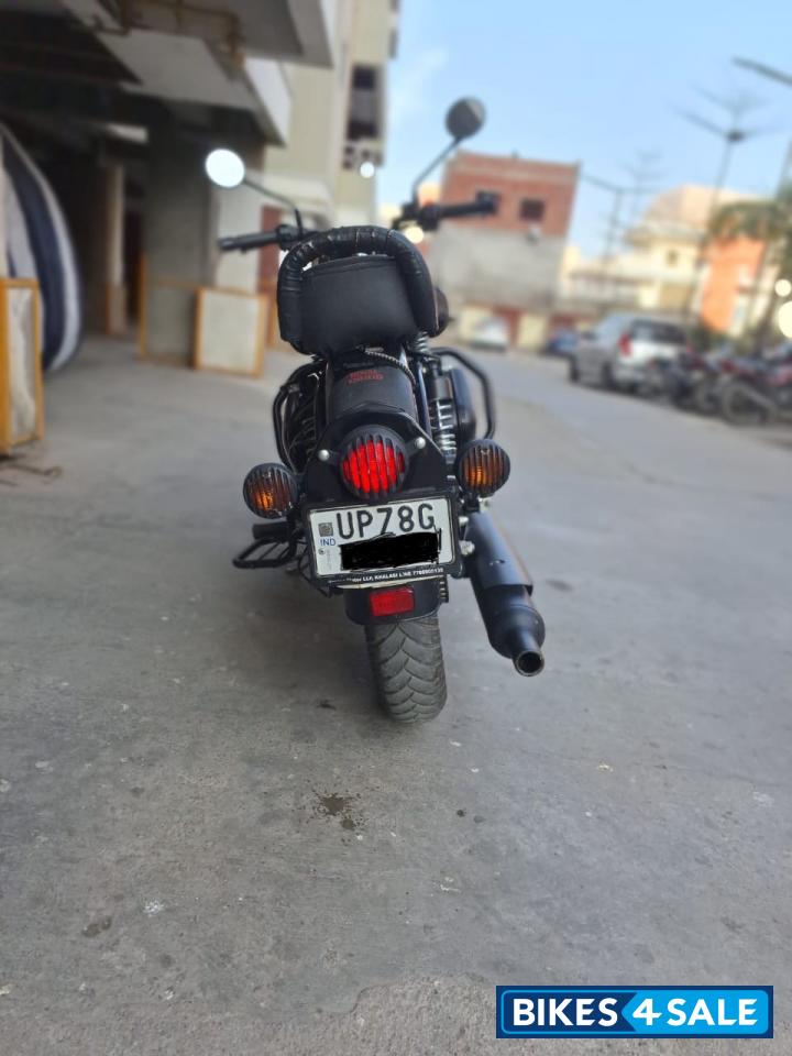 Royal Enfield Classic Stealth Black