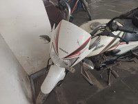 White Honda Shine 125 Disc