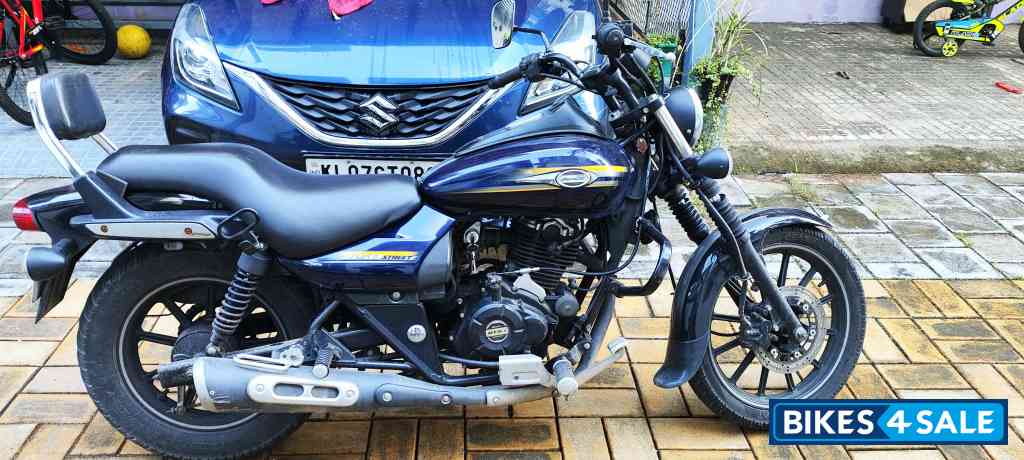 Blue Bajaj Avenger Street 150