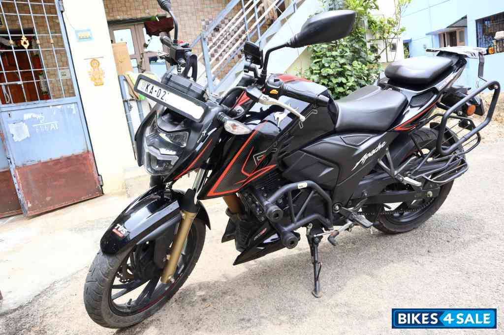 TVS Apache RTR 200 4V ABS