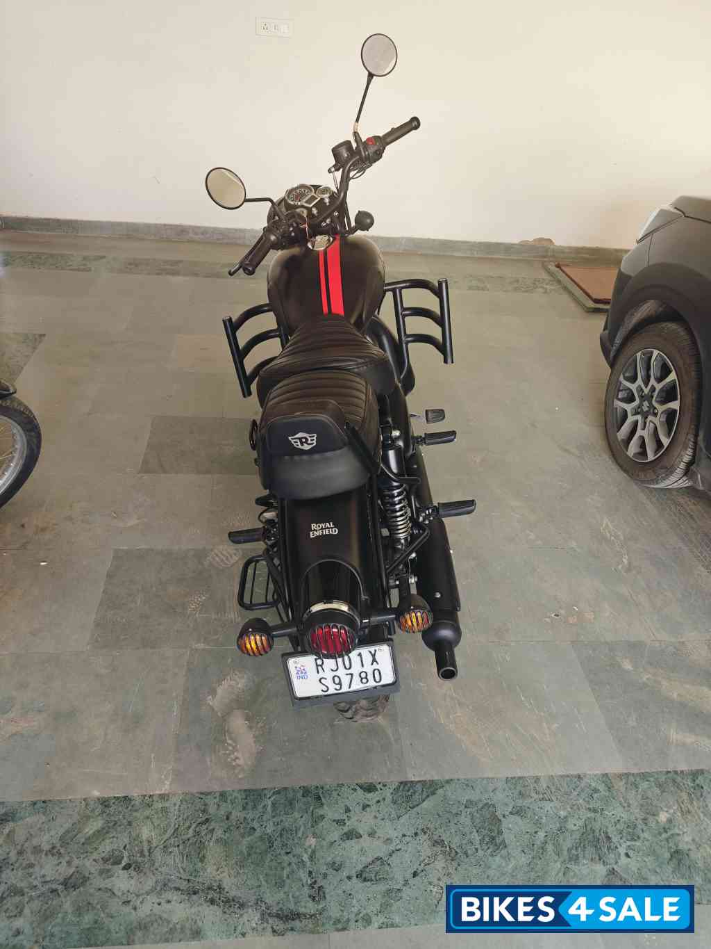 Royal Enfield Classic Stealth Black