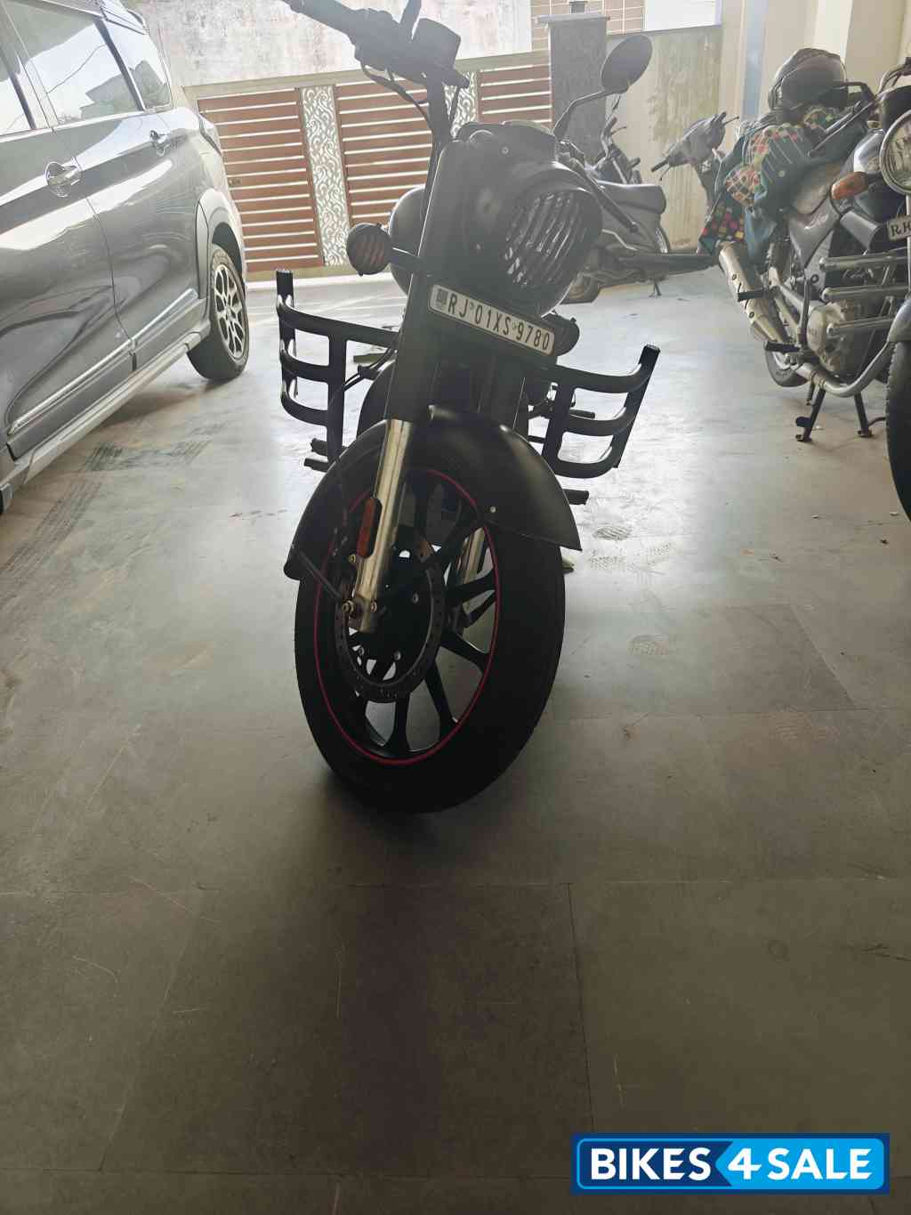 Royal Enfield Classic Stealth Black