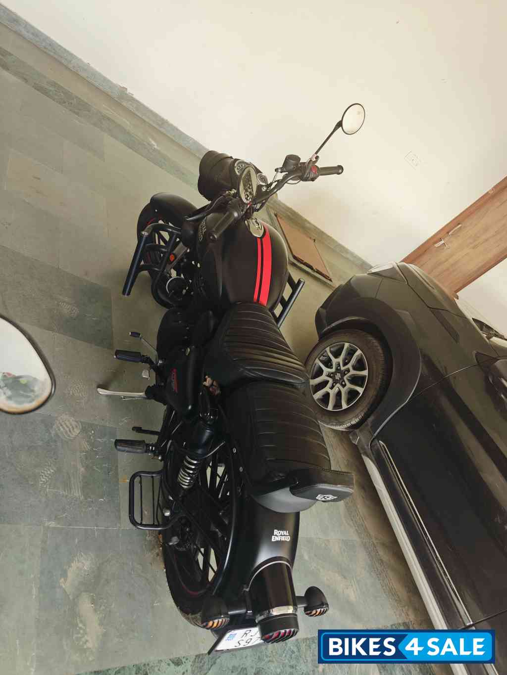 Royal Enfield Classic Stealth Black