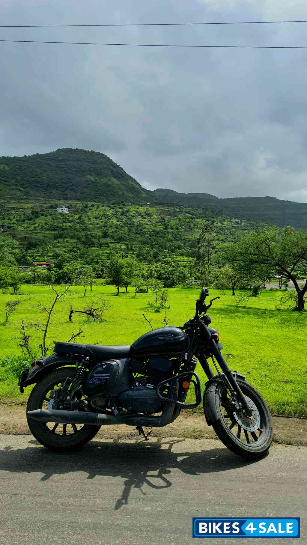 Jawa 42 Dual Channel ABS AllStar Black