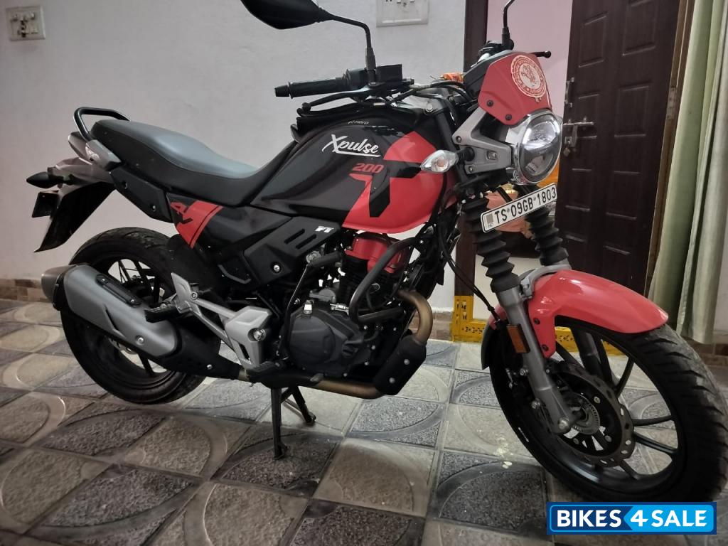 Red And Black Hero XPulse 200T 4V