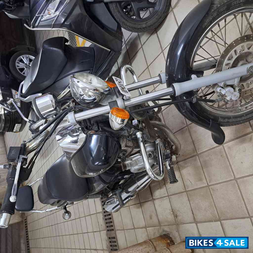 Bajaj Avenger 220 DTS-i
