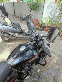 Black Bajaj Avenger Street 220