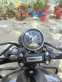 Black Bajaj Avenger Street 220