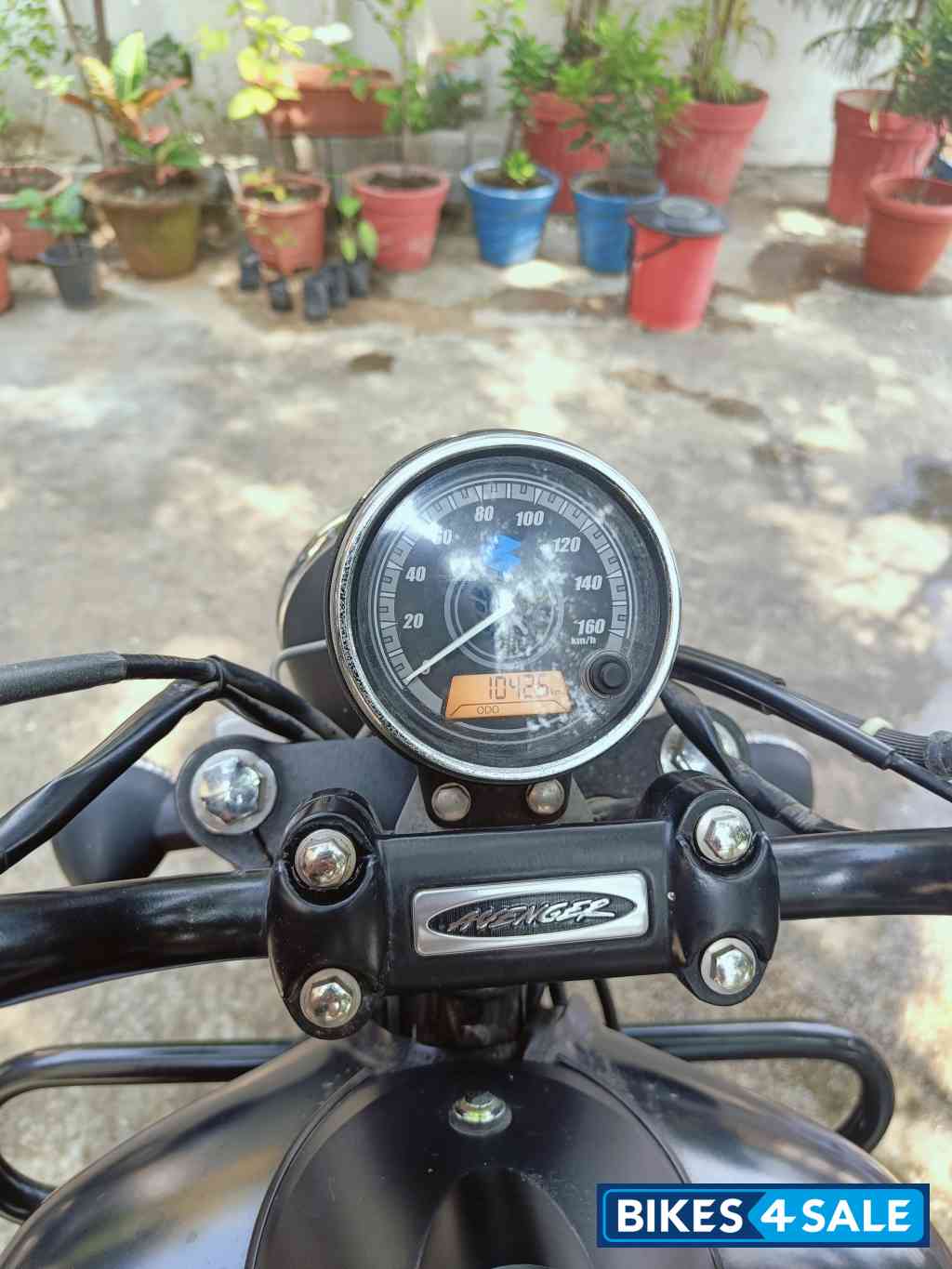 Black Bajaj Avenger Street 220