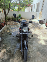 Black Bajaj Avenger Street 220