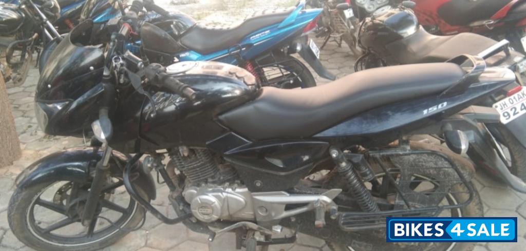Black Bajaj Pulsar 150 DTSi