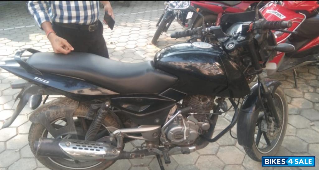 Black Bajaj Pulsar 150 DTSi