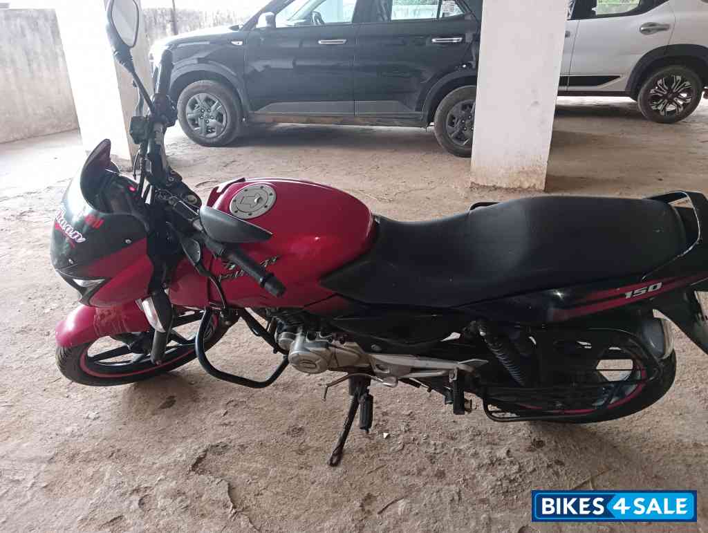 Red Bajaj Pulsar 150 DTSi
