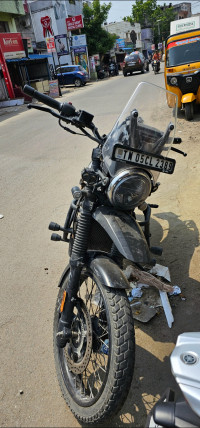 Yezdi Adventure Gloss