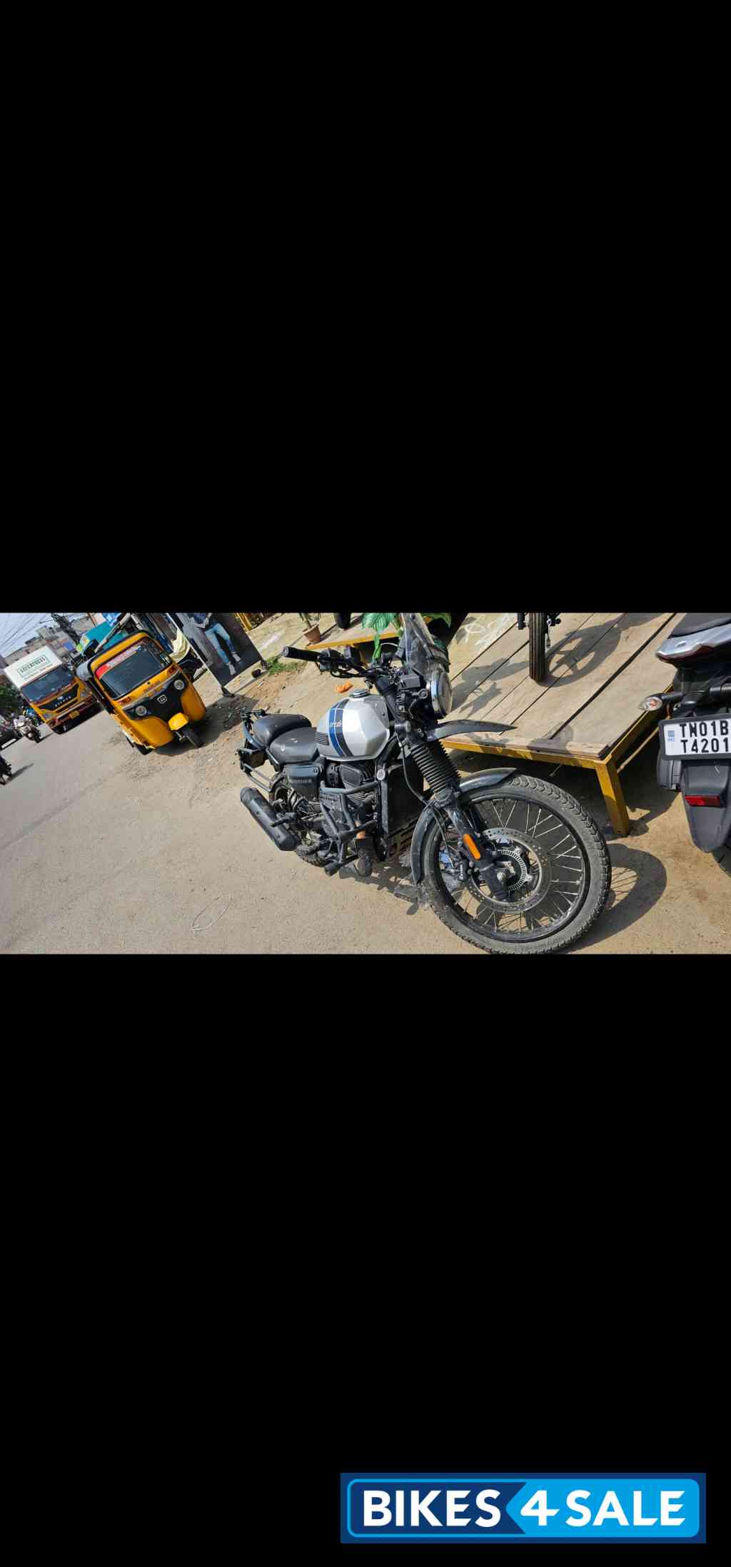 Yezdi Adventure Gloss