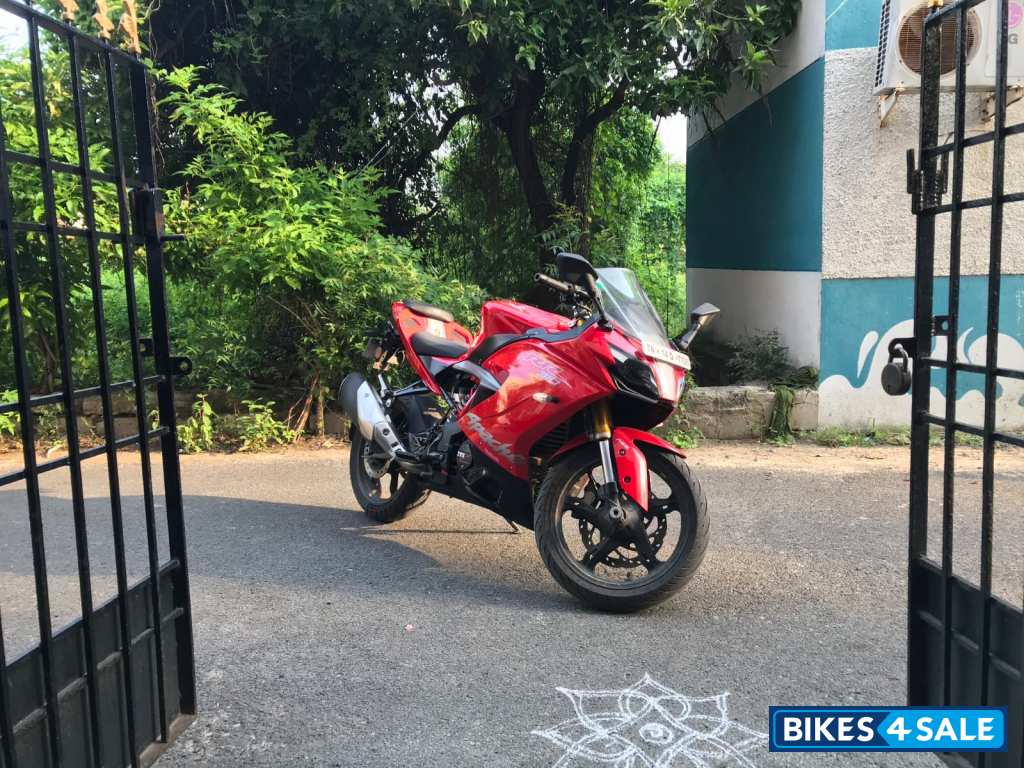 Red TVS Apache RR 310