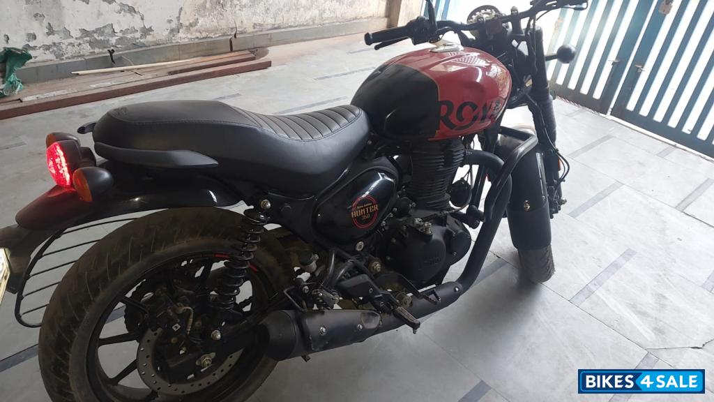 Red Royal Enfield Hunter 350 Metro