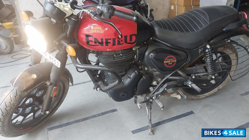 Red Royal Enfield Hunter 350 Metro