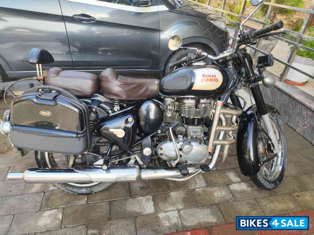 Black Royal Enfield Classic 350