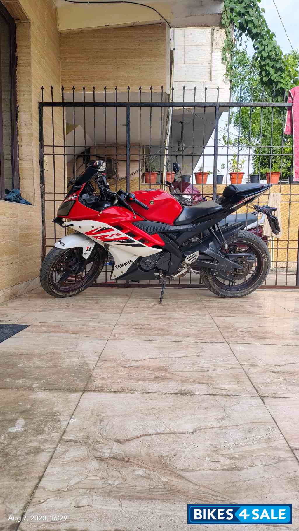 Yamaha YZF R15 V2