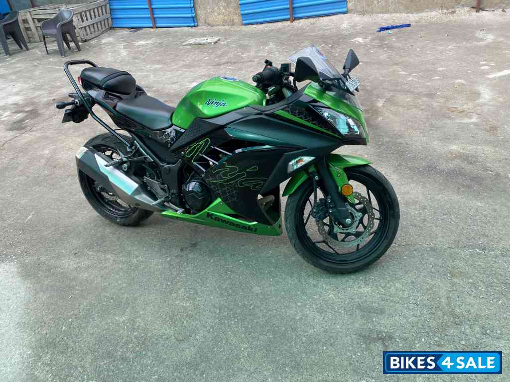 Kawasaki Ninja 300 BS6
