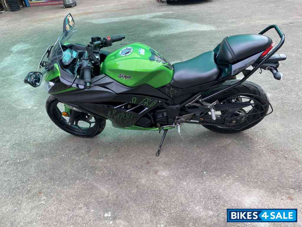 Kawasaki Ninja 300 BS6