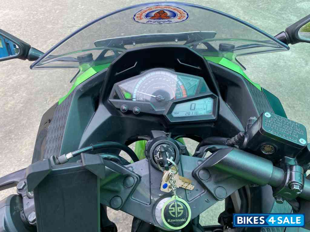 Kawasaki Ninja 300 BS6