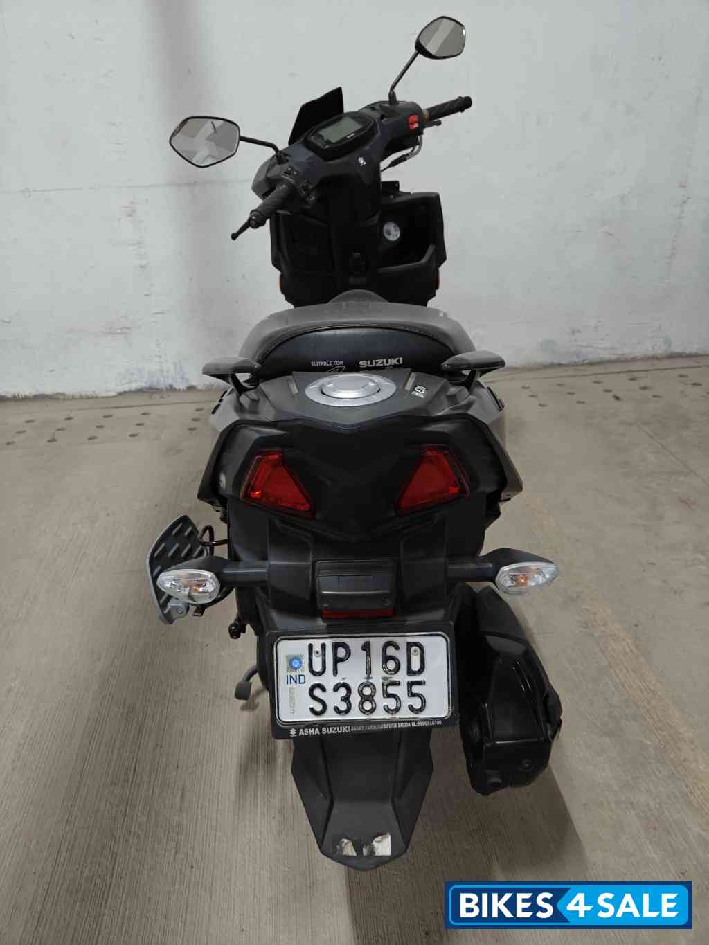 Black Suzuki Avenis 125 Ride Connect Edition Black Suzuki Avenis 125 Ride Connect Edition