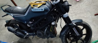 Dark Gray Matt Husqvarna Svartpilen 250