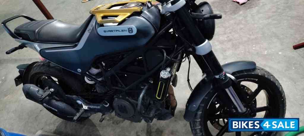 Dark Gray Matt Husqvarna Svartpilen 250 Dark Gray Matt Husqvarna Svartpilen 250