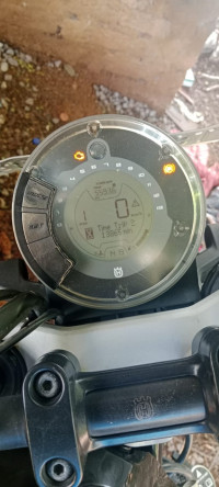 Dark Gray Matt Husqvarna Svartpilen 250