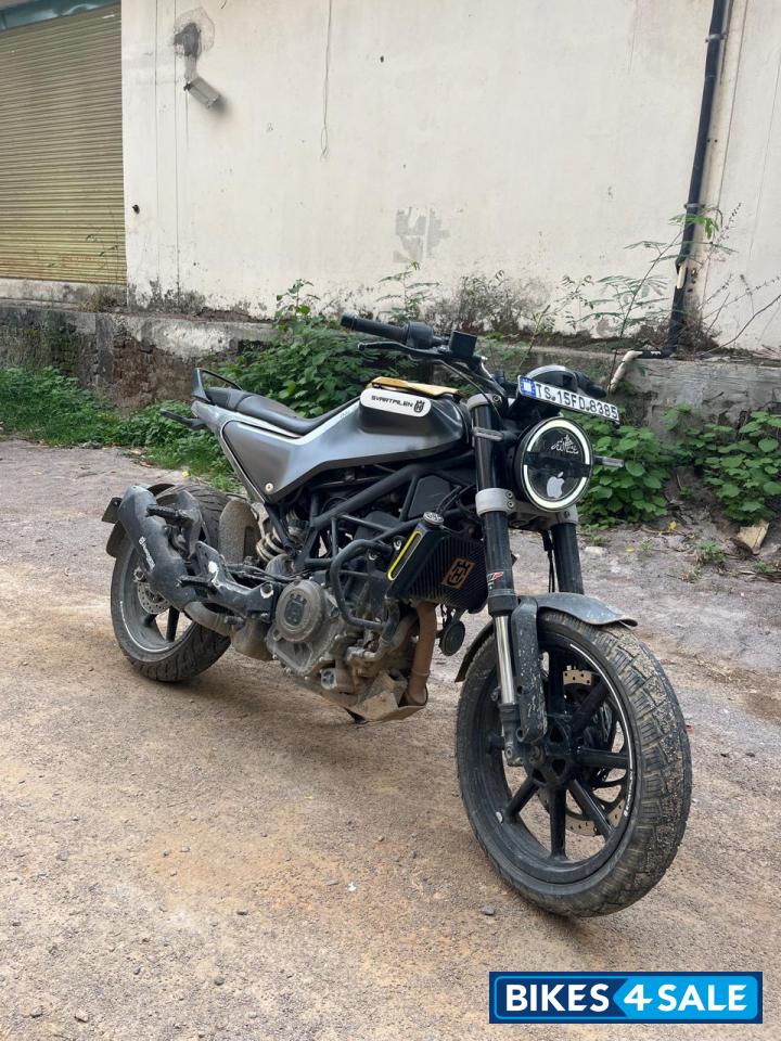 Dark Gray Matt Husqvarna Svartpilen 250 Dark Gray Matt Husqvarna Svartpilen 250