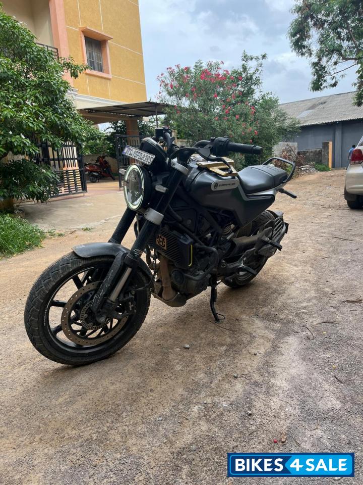 Dark Gray Matt Husqvarna Svartpilen 250 Dark Gray Matt Husqvarna Svartpilen 250